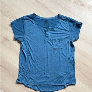 Patagonia Cap Cool Trail Women’s Blue Short Sleeve Henley Top
